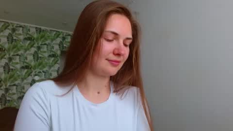 Snapshot of oliviashiny chatting on 05-08-26, 04:18 Olivia online show from 05-08-26, 04:18
