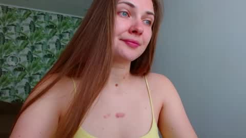 Snapshot of oliviashiny chatting on 05-24-26, 04:17 Olivia online show from 05-24-26, 04:17