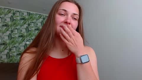 Snapshot of oliviashiny chatting on 06-05-26, 06:52 Olivia online show from 06-05-26, 06:52