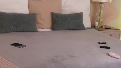 OliviaSway online show from 11-16-25, 09:53