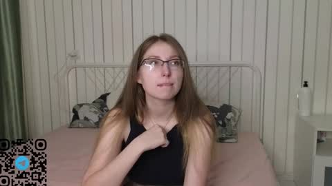 Kylie online show from 09-25-25, 06:33