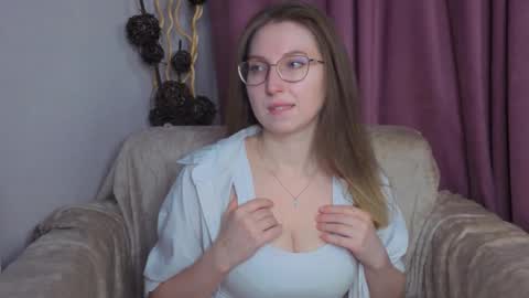 Kylie online show from 11-20-25, 06:29