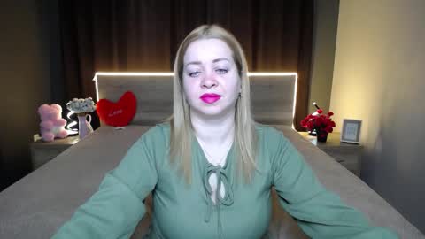 Snapshot of oliviaverr chatting on 03-03-26, 01:39 Oliviaverr online show from 03-03-26, 01:39