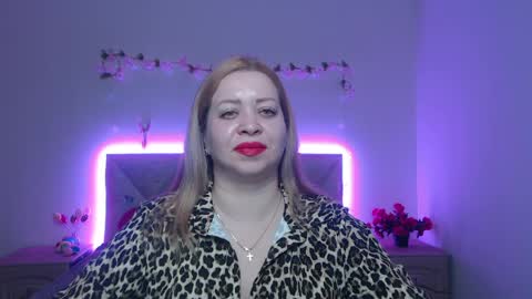 Snapshot of oliviaverr chatting on 04-10-26, 01:05 Oliviaverr online show from 04-10-26, 01:05