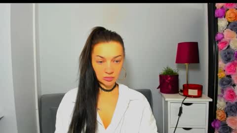 Snapshot of oliviawomen chatting on 01-12-26, 07:57 OliviaWomen online show from 01-12-26, 07:57