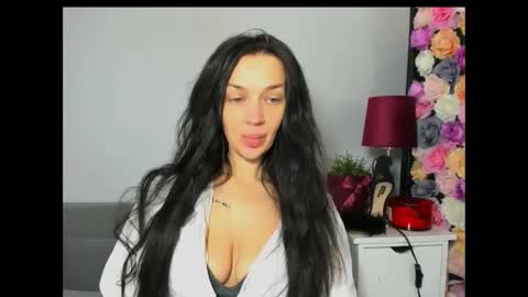 Snapshot of oliviawomen chatting on 01-16-26, 09:46 OliviaWomen online show from 01-16-26, 09:46