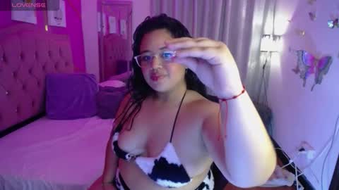 Snapshot of oliviia_cute chatting on 10-09-25, 04:10 oliviia_cute online show from 10-09-25, 04:10