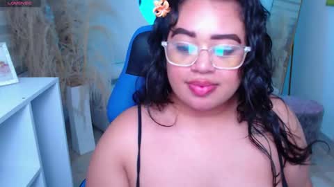 Snapshot of oliviia_cute chatting on 10-14-25, 01:06 oliviia_cute online show from 10-14-25, 01:06
