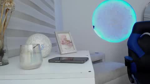 oliviia_cute online show from 10-23-25, 05:07