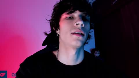     online show from 02-03-25, 03:42