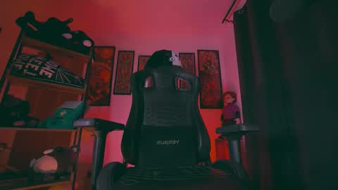 Snapshot of olliver___y chatting on 03-13-26, 03:02 online show from 03-13-26, 03:02