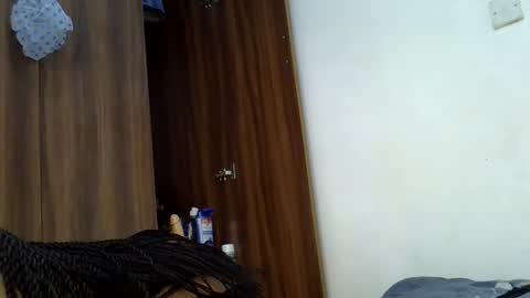 Snapshot of ollleina chatting on 02-18-26, 03:52 ollleina online show from 02-18-26, 03:52