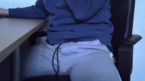 Snapshot of ollo2023 chatting on 12-25-24, 10:17 Edwin online show from 12-25-24, 10:17