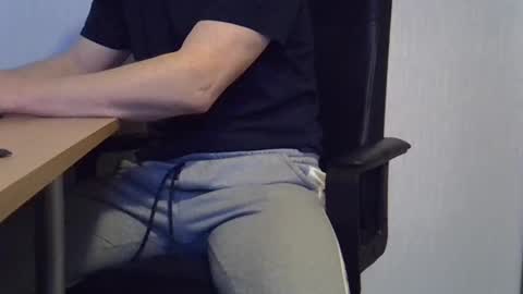 Snapshot of ollo2023 chatting on 01-17-25, 03:22 Edwin online show from 01-17-25, 03:22