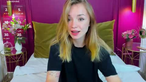 Amely online show from 10-06-25, 04:43