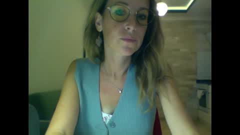 Snapshot of olyra11 chatting on 10-23-25, 08:40 olyra11 online show from 10-23-25, 08:40
