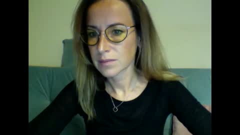 Snapshot of olyra11 chatting on 12-16-25, 06:57 olyra11 online show from 12-16-25, 06:57