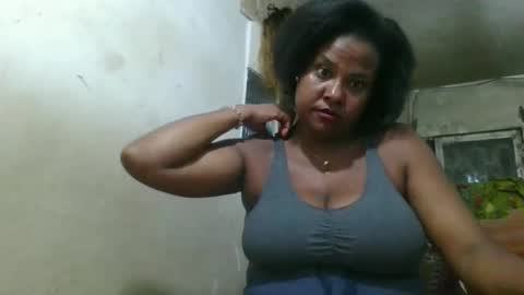 Snapshot of olyvienne90 chatting on 11-25-25, 08:42 olyvienne90 online show from 11-25-25, 08:42