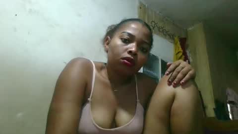 Snapshot of olyvienne90 chatting on 12-01-25, 08:52 olyvienne90 online show from 12-01-25, 08:52