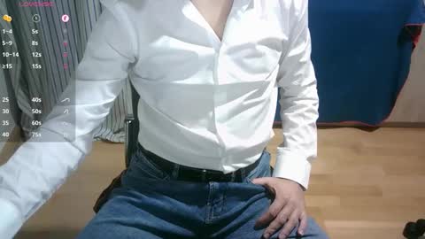 Snapshot of omar87ram chatting on 12-23-25, 10:35 Omar online show from 12-23-25, 10:35