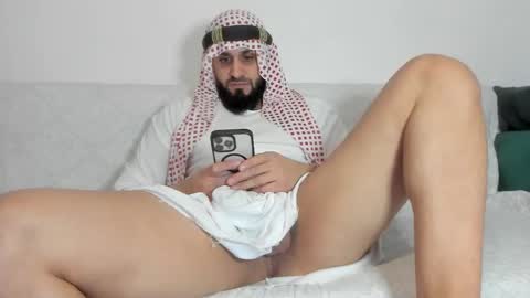 Snapshot of omar_xoxo chatting on 02-18-26, 11:06 Omar online show from 02-18-26, 11:06