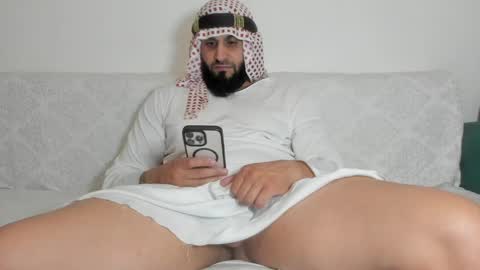 Snapshot of omar_xoxo chatting on 05-25-26, 08:26 Omar online show from 05-25-26, 08:26