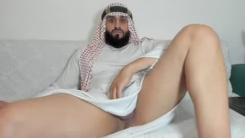 Snapshot of omar_xoxo chatting on 06-20-26, 09:17 Omar online show from 06-20-26, 09:17