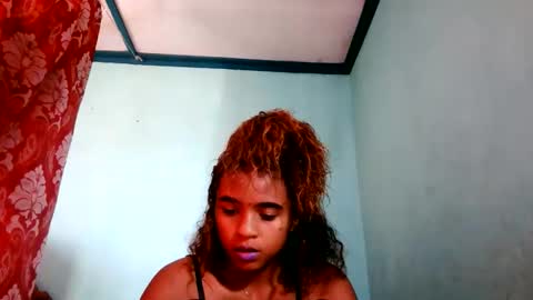 Snapshot of omegah05 chatting on 06-10-26, 06:12 omegah05 online show from 06-10-26, 06:12