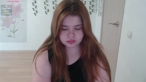Snapshot of omellyoo chatting on 05-30-26, 06:21 MellY online show from 05-30-26, 06:21