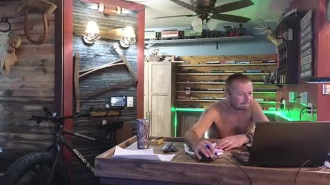 Norm online show from 10-13-25, 09:04