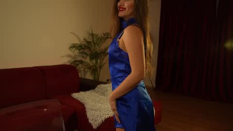 Snapshot of omiliver chatting on 01-10-25, 06:17    or    online show from 01-10-25, 06:17