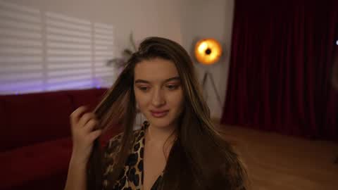 Snapshot of omiliver chatting on 02-19-25, 07:48    or    online show from 02-19-25, 07:48