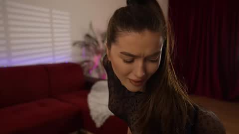 Snapshot of omiliver chatting on 02-23-25, 07:17    or    online show from 02-23-25, 07:17