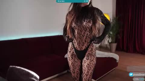 Snapshot of omiliver chatting on 09-08-25, 05:45    or    online show from 09-08-25, 05:45