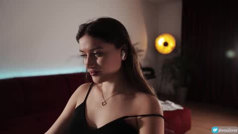 Snapshot of omiliver chatting on 10-02-25, 05:53    or    online show from 10-02-25, 05:53