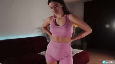 Snapshot of omiliver chatting on 10-14-25, 03:13    or    online show from 10-14-25, 03:13