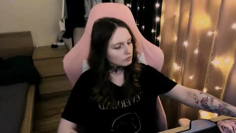 Snapshot of on_yxxx chatting on 09-18-25, 09:17 on_yxxx online show from 09-18-25, 09:17