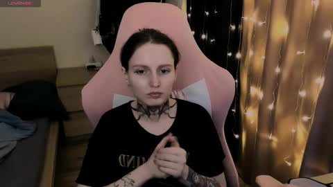 Snapshot of on_yxxx chatting on 10-28-25, 09:17 on_yxxx online show from 10-28-25, 09:17