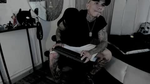 Snapshot of onceagain97_ chatting on 05-06-26, 10:59 ... online show from 05-06-26, 10:59