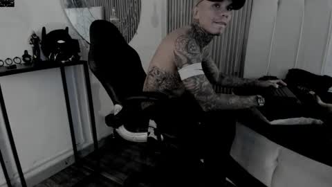 Snapshot of onceagain97_ chatting on 05-13-26, 08:06 ... online show from 05-13-26, 08:06