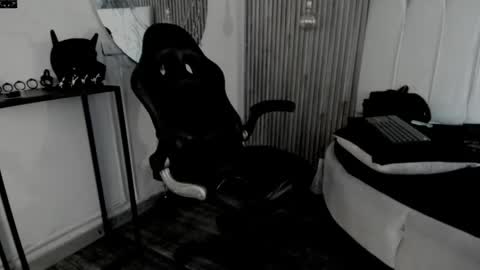 Snapshot of onceagain97_ chatting on 05-19-26, 01:56 ... online show from 05-19-26, 01:56