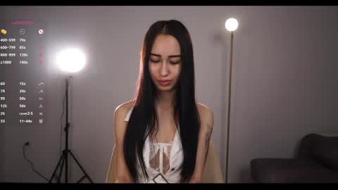 Mia online show from 05-31-26, 06:09