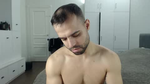 Snapshot of onebestlover chatting on 05-10-26, 08:08 onebestlover online show from 05-10-26, 08:08