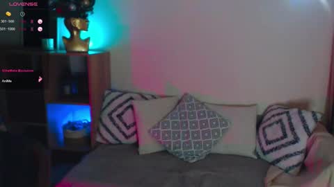 Snapshot of onehotbigass chatting on 11-26-25, 10:11 ONLINE online show from 11-26-25, 10:11