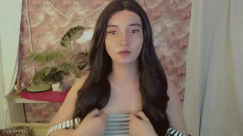 Snapshot of onelesslonelygirl69 chatting on 05-27-26, 06:16 KLIER online show from 05-27-26, 06:16