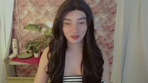 Snapshot of onelesslonelygirl69 chatting on 05-29-26, 05:11 KLIER online show from 05-29-26, 05:11