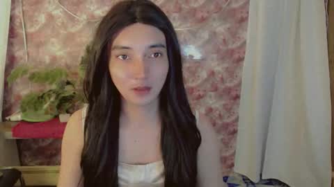 Snapshot of onelesslonelygirl69 chatting on 06-02-26, 07:05 KLIER online show from 06-02-26, 07:05