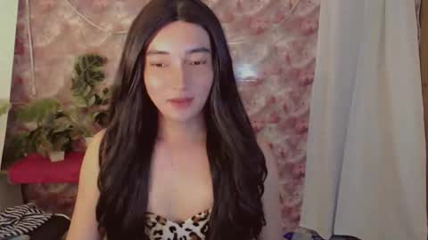 Snapshot of onelesslonelygirl69 chatting on 06-04-26, 04:13 KLIER online show from 06-04-26, 04:13