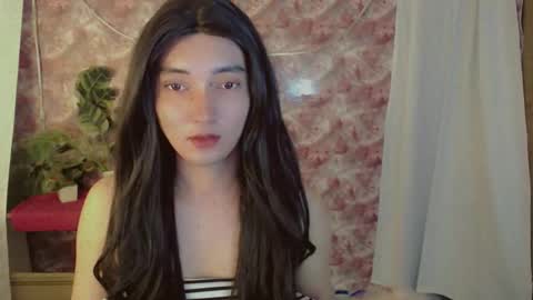 Snapshot of onelesslonelygirl69 chatting on 06-05-26, 07:08 KLIER online show from 06-05-26, 07:08