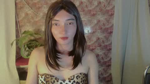 Snapshot of onelesslonelygirl69 chatting on 06-13-26, 09:29 KLIER online show from 06-13-26, 09:29